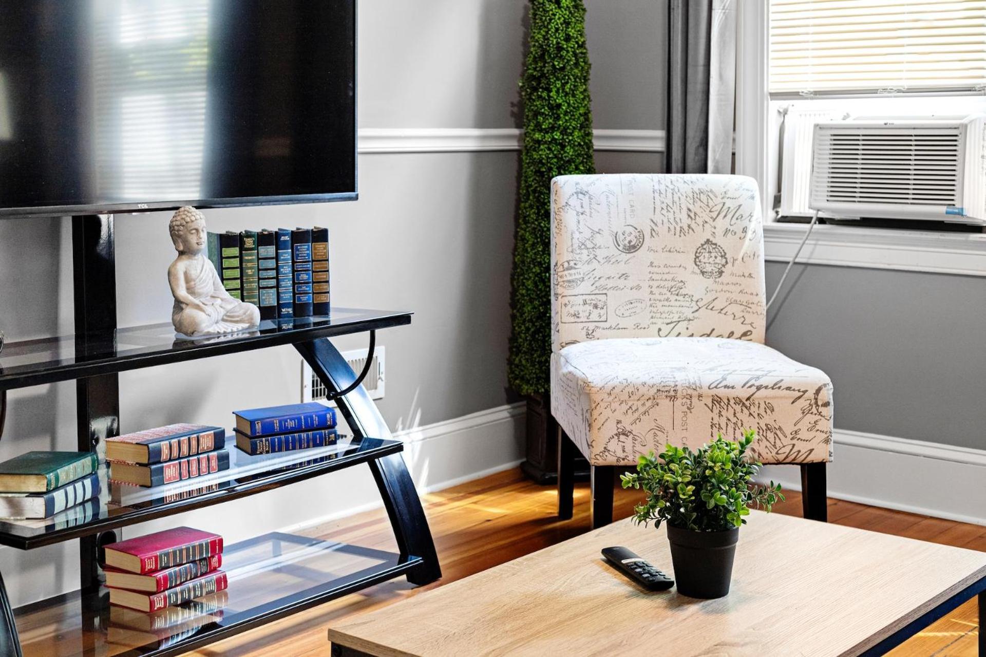 Spacious Near Ashmont - Evonify Apartment